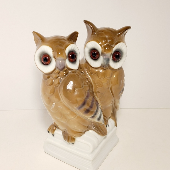 Vintage Western Germany Gerold Porzellan Owls with Glass Eyes On A Book - Picture 2 of 8